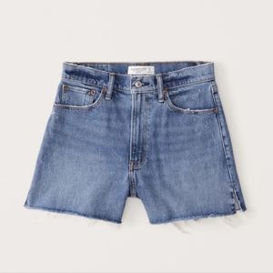 NWT Abercrombie curve love Mom shorts 4 inch 32